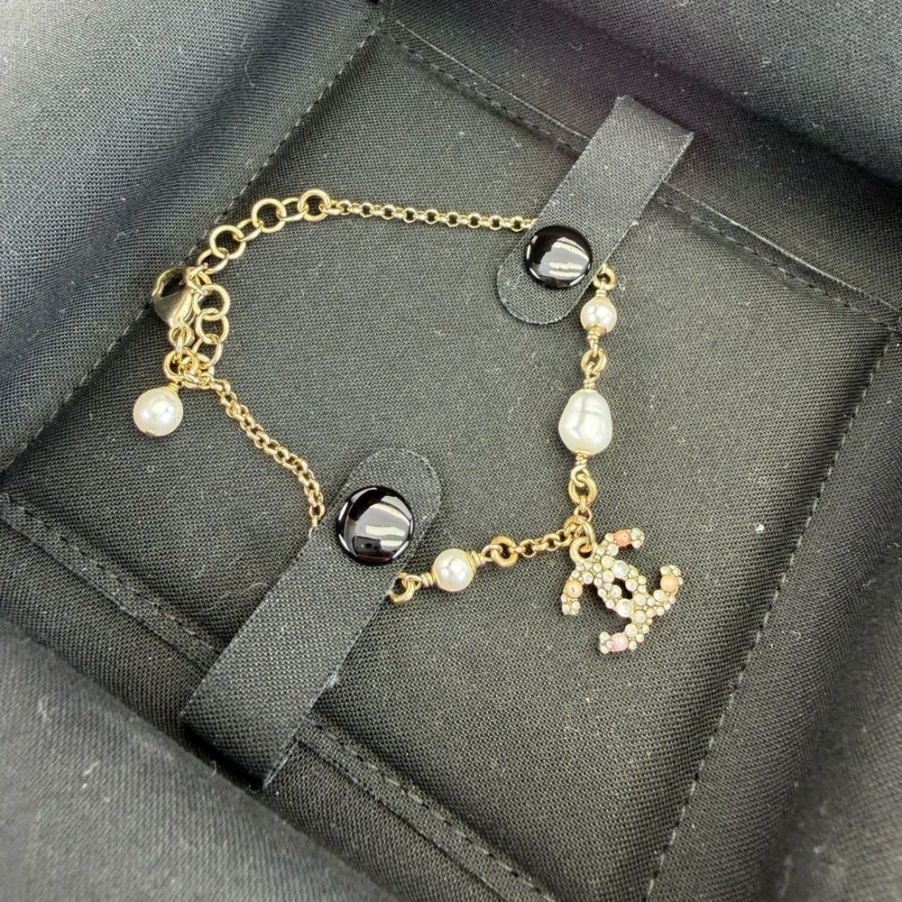 CHANEL Pearl & Crystal Gold Tone Bracelet C20 K - Picture 3 of 13